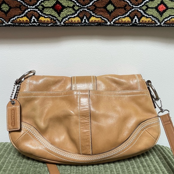 Vintage Soho Coach Y2K 2000s tan leather purse silver buckle and crossbody strap - Picture 12 of 12